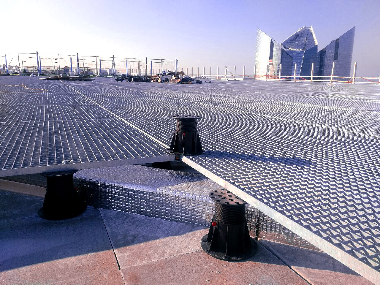 Terrasse en métal Buzon à l'Arche de la Défense